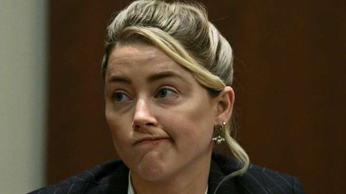 amber heard trial poop odds 8 hundo, 4 hundo image for betting on Johnny Depp vs Amber Heard odds