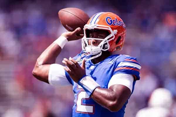 DJ Lagway of the Florida Gators throwing a pass