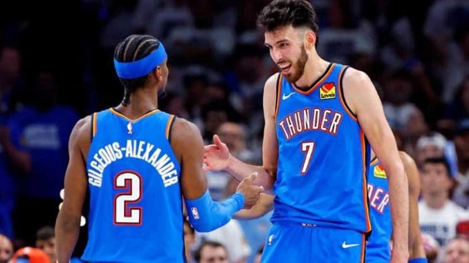 NBA Thunder on court