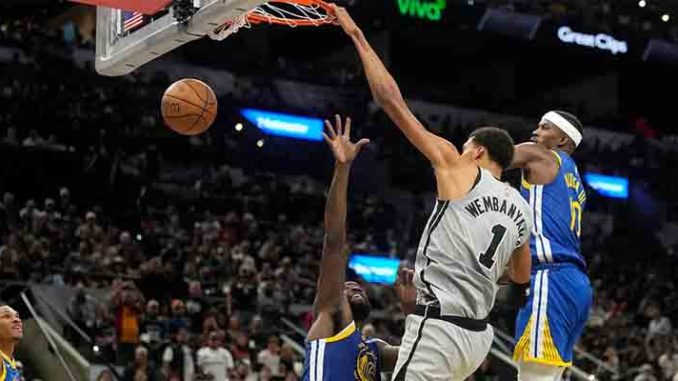 Victor Wembanyama dunks